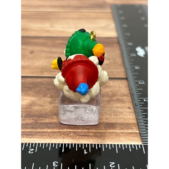 1999 HALLMARK KEEPSAKE ORNAMENT QX6849 SLEDDIN' BUDDIES PENGUIN AND TEDDY ON ICE - Picture 7 of 9